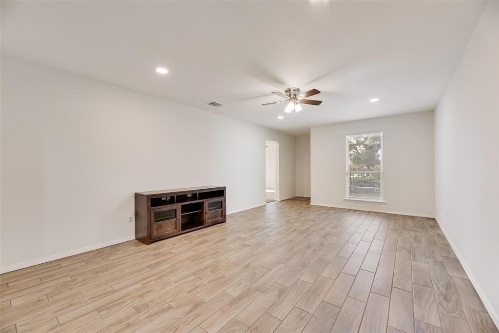 5302 Wooten Dr - Photo 5 of 20