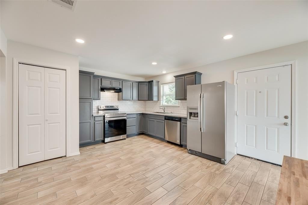 5302 Wooten Dr - Photo 7 of 20