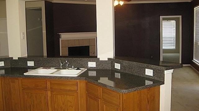 1801 Solitude Ct - Photo 4 of 8