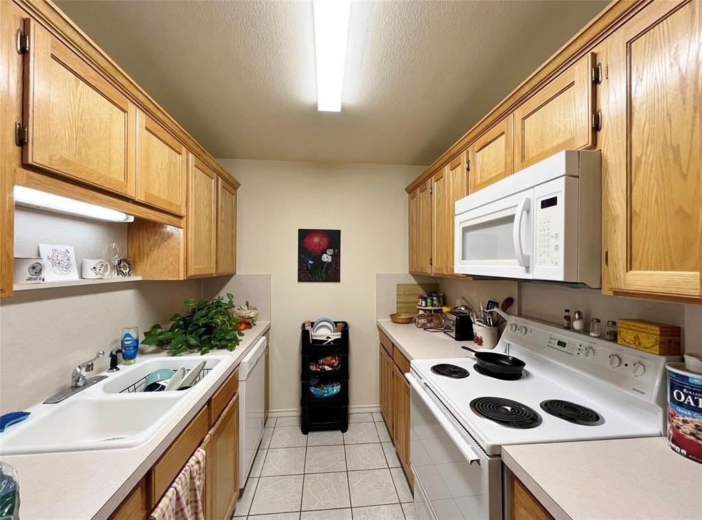 938 Austin Ct - Photo 6 of 11