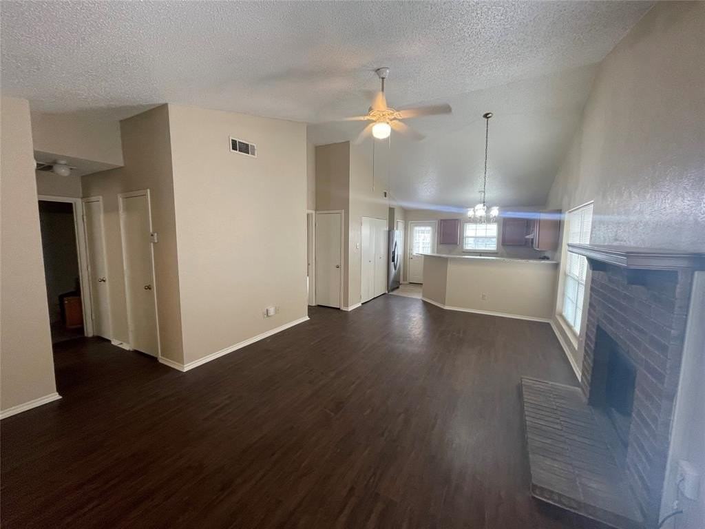 864 Brockden Dr - Photo 3 of 10