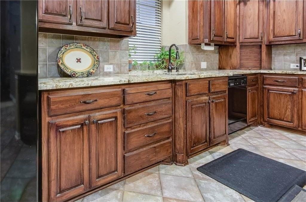 1402 Vineyard Dr - Photo 6 of 26