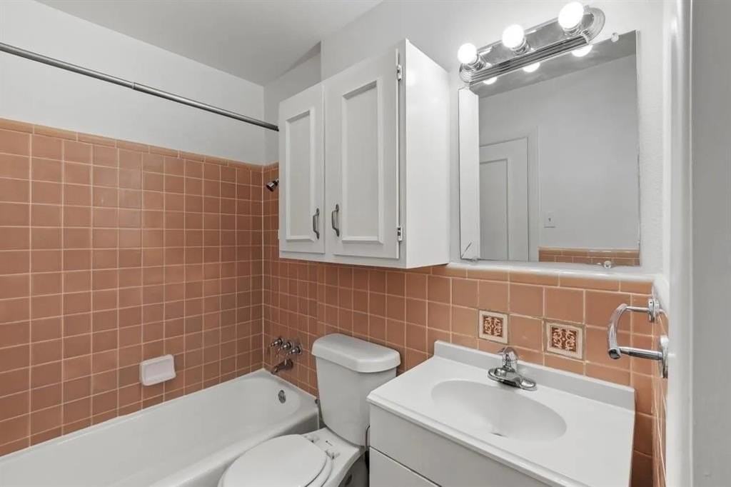 4031 Cole Ave #H - Photo 5 of 6