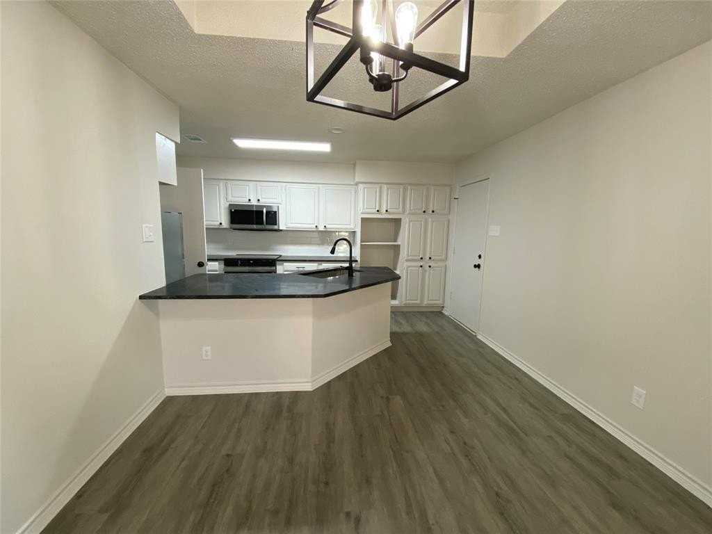 1607 Crescent Ln - Photo 5 of 21