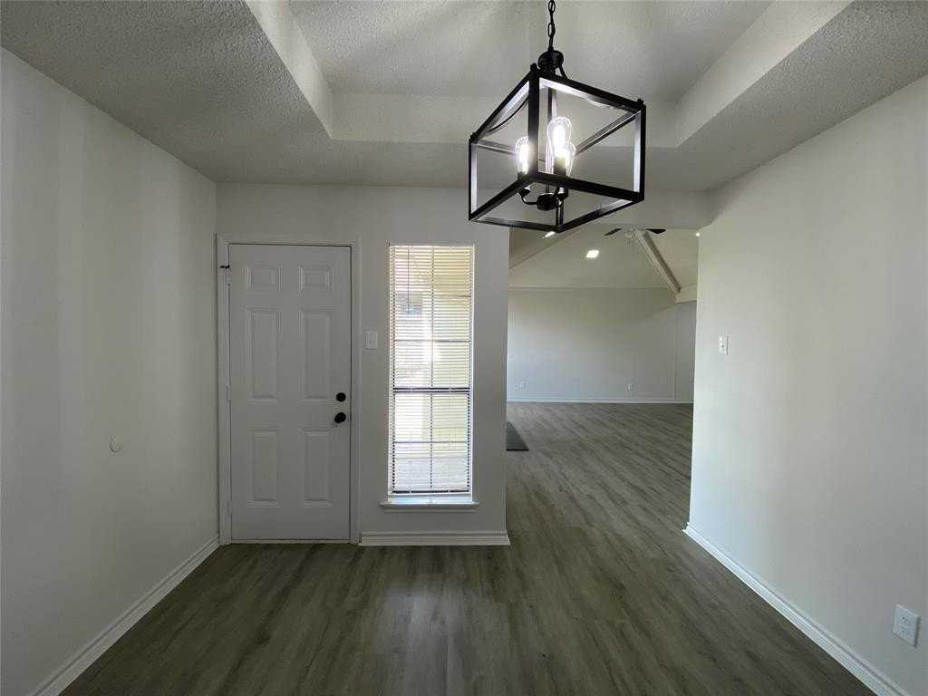 1607 Crescent Ln - Photo 6 of 21