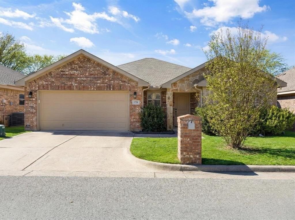 1728 Sully Ct - Photo 2 of 23