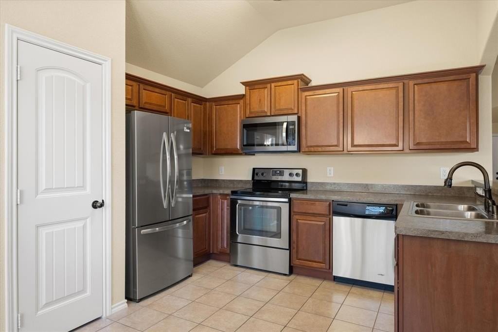 1728 Sully Ct - Photo 7 of 23