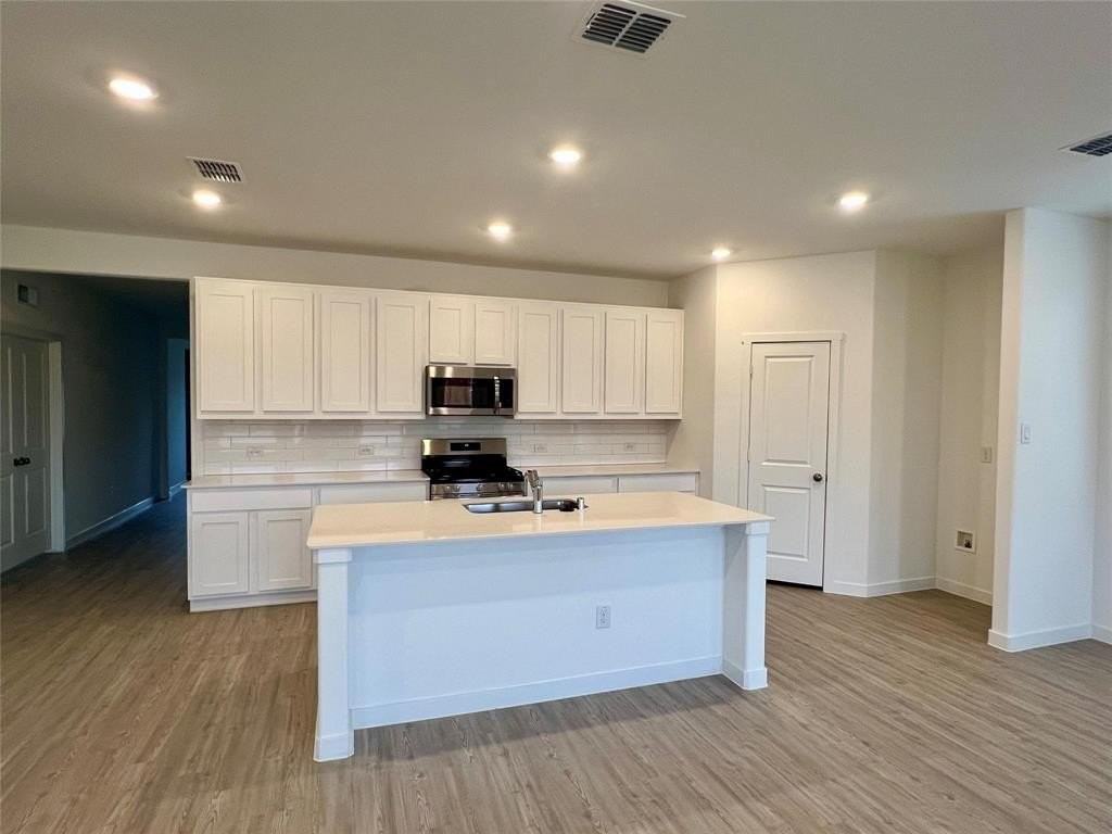 7032 Camphor Ct - Photo 4 of 25