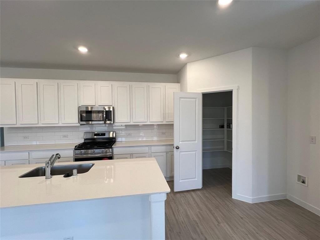 7032 Camphor Ct - Photo 7 of 25