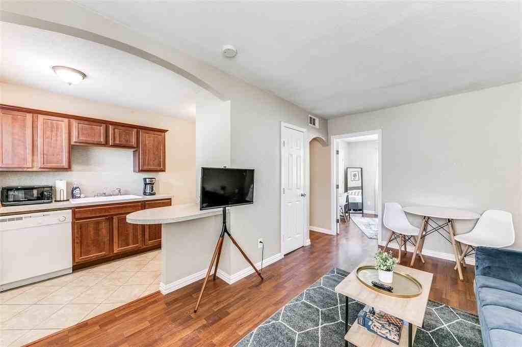 5814 Worth St #9 - Photo 4 of 7