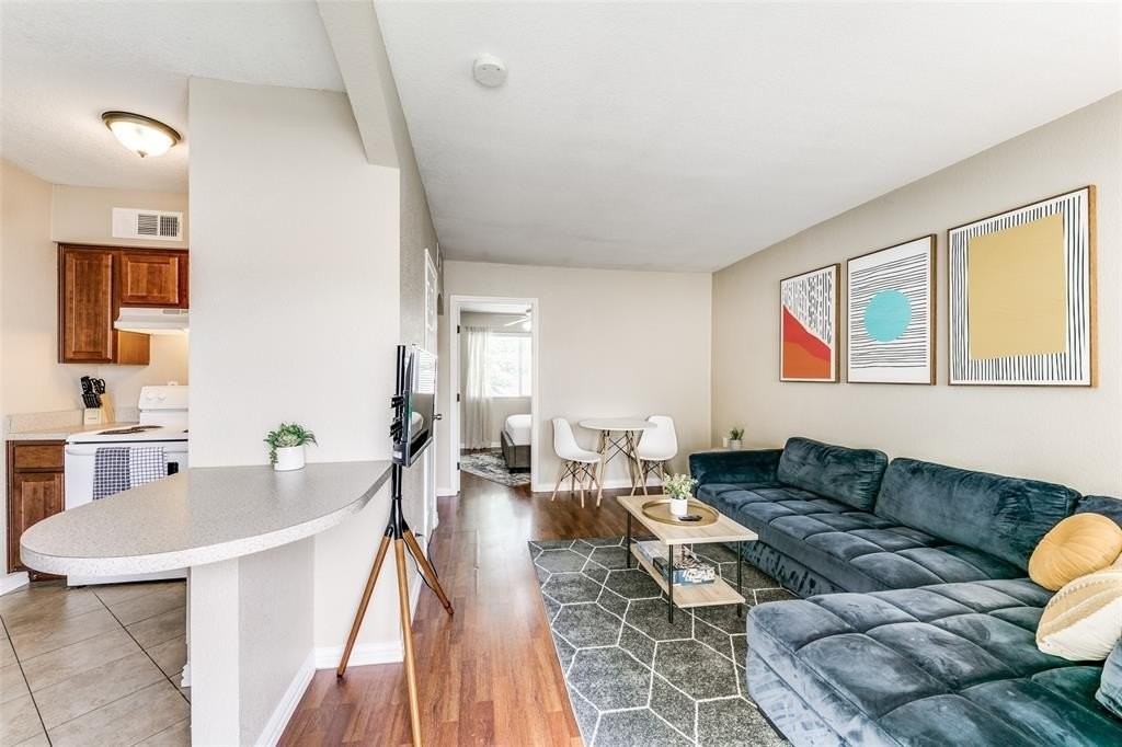 5814 Worth St #9 - Photo 7 of 7