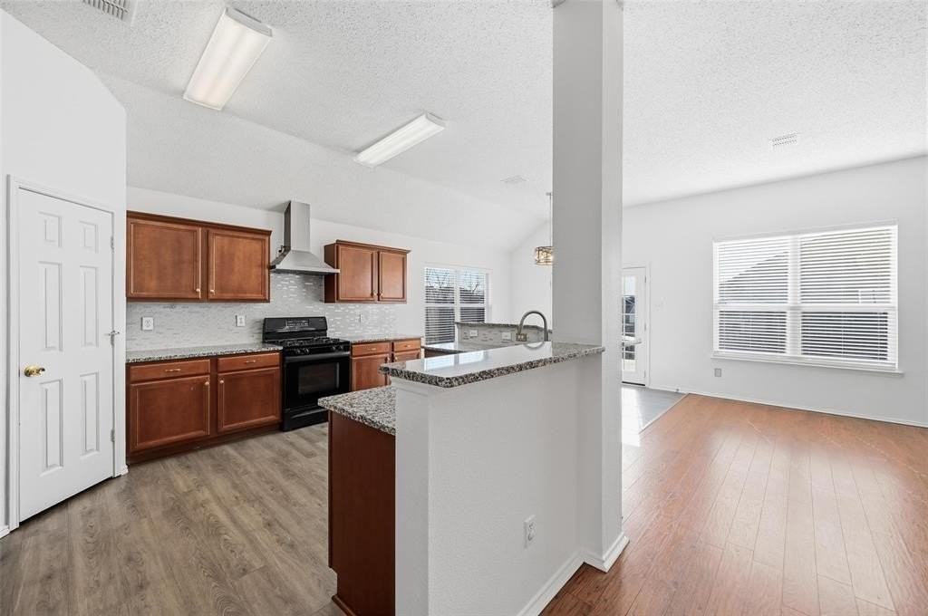 2116 Sandstone Ct - Photo 7 of 26