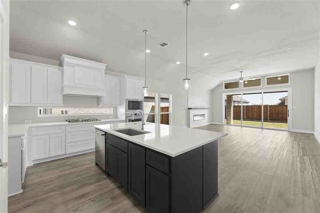 3853 Solebay Ct - Photo 4 of 27