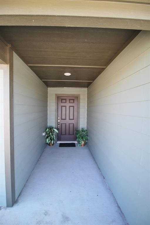 233 Liberty Ln - Photo 2 of 34