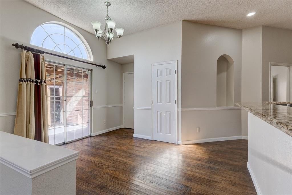 10809 River Oaks Dr - Photo 7 of 35