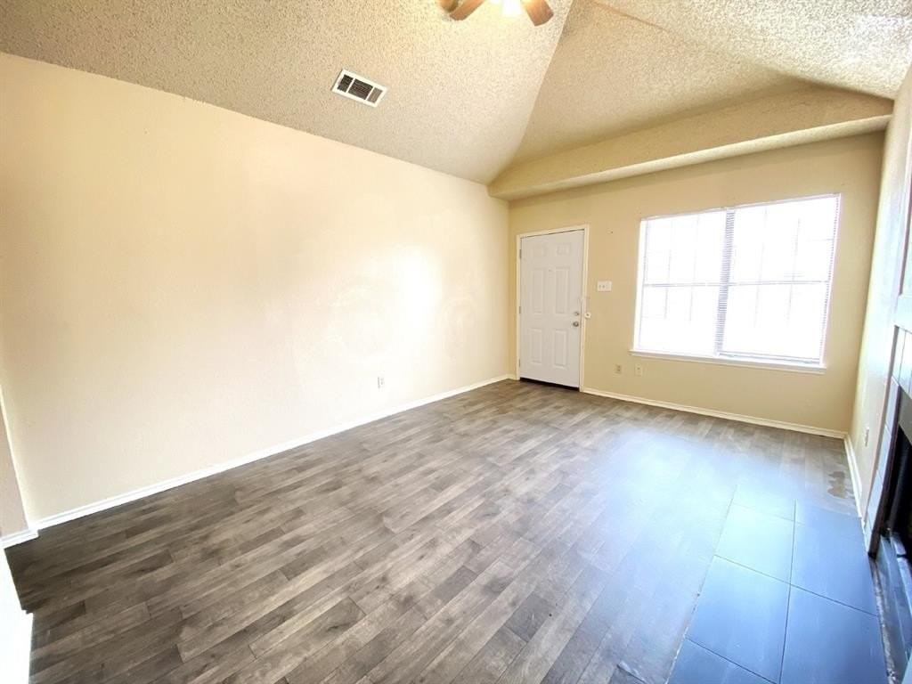 1005 Tennessee Trl - Photo 4 of 20