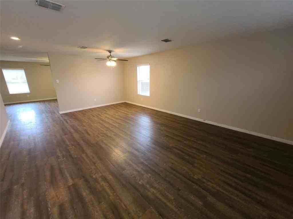 12141 Shine Ave - Photo 6 of 40