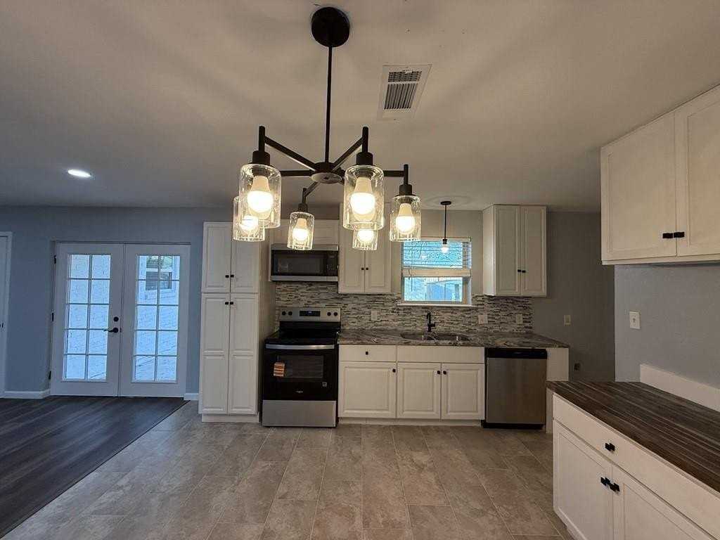 6101 Melody Ln - Photo 6 of 37