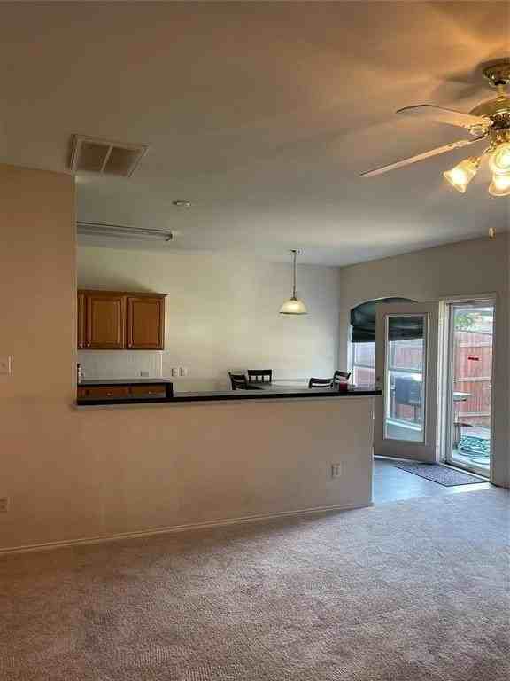 428 W Corporate Dr - Photo 5 of 27