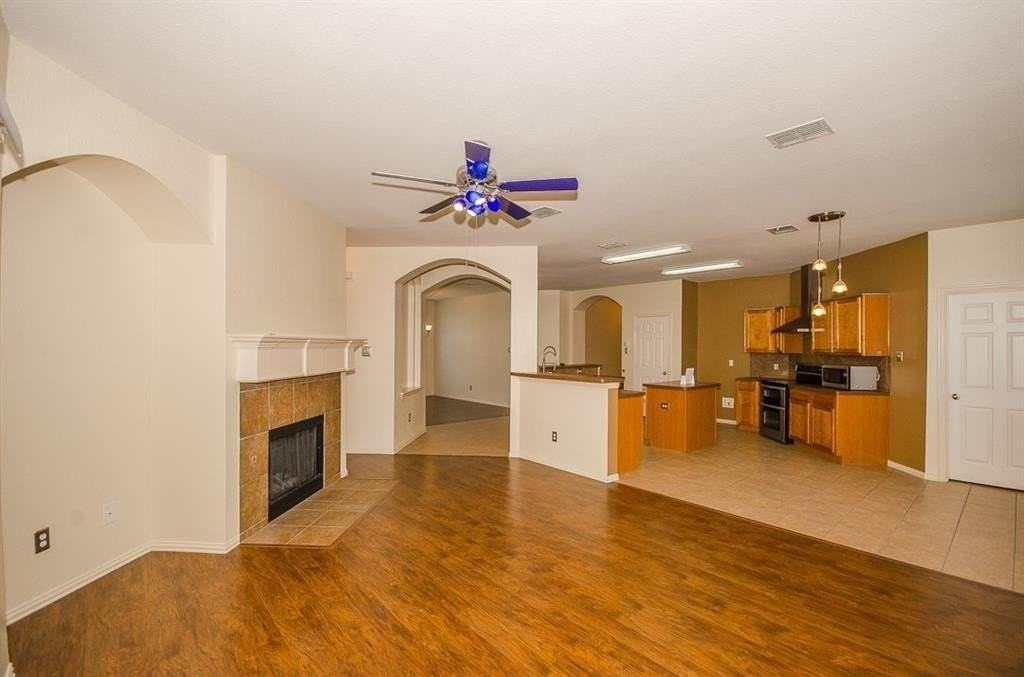 5712 Eureka Bnd - Photo 2 of 18