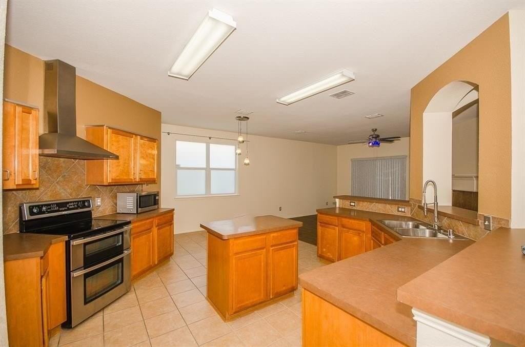 5712 Eureka Bnd - Photo 6 of 18