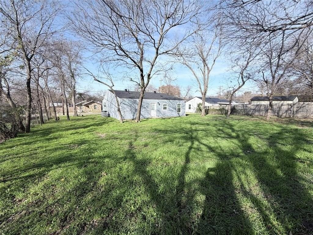 710 N Rusk St - Photo 2 of 26