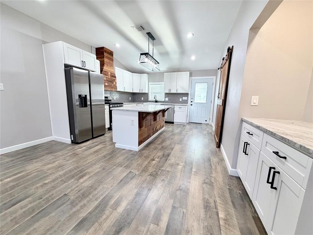 710 N Rusk St - Photo 4 of 26