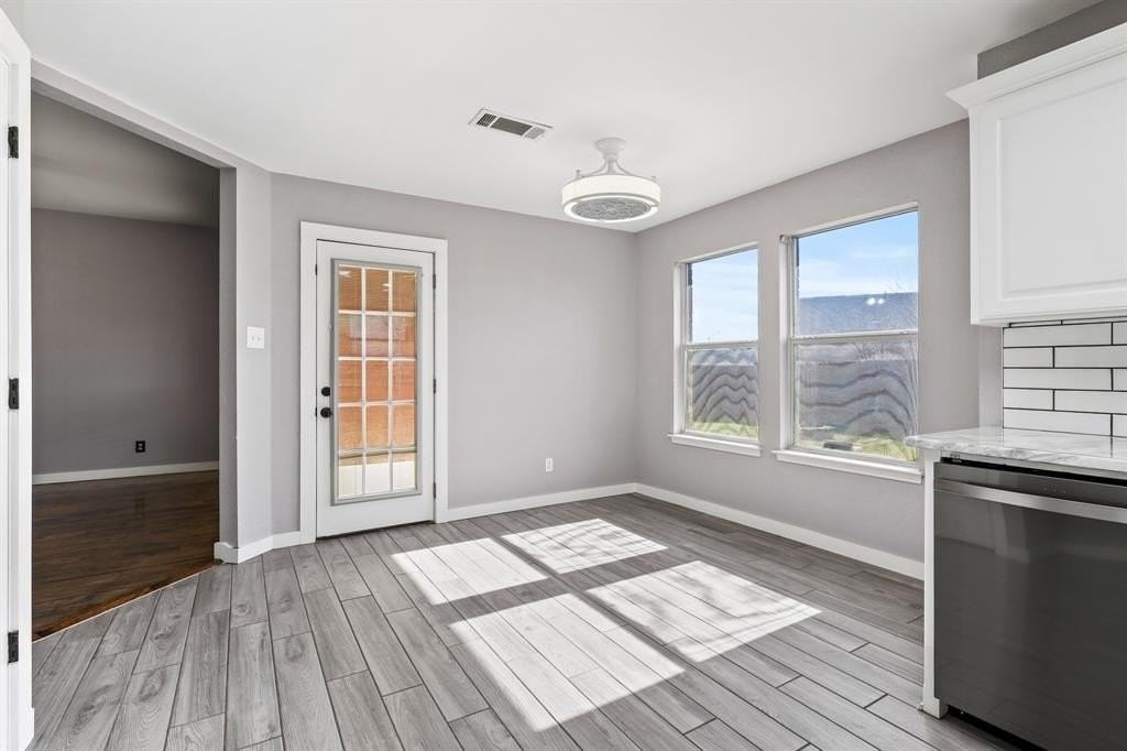 313 Palm St - Photo 6 of 20