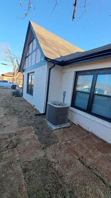 1904 Sayle St - Photo 4 of 17