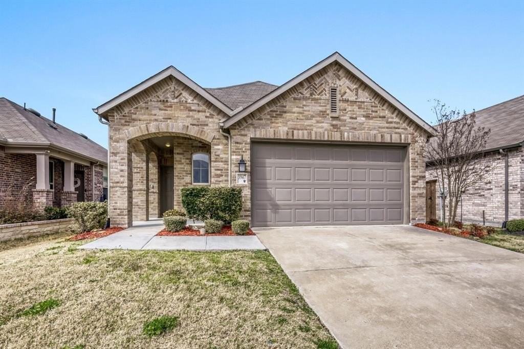 3947 Rochelle Ln - Photo 2 of 31