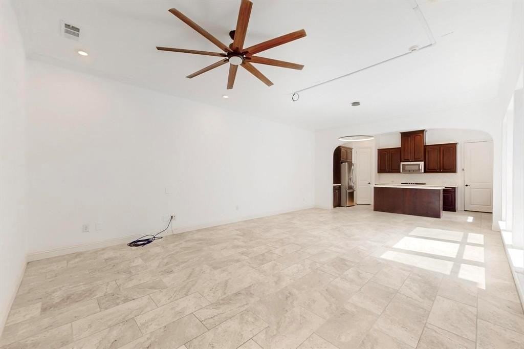 792 Huntingdon St - Photo 7 of 40