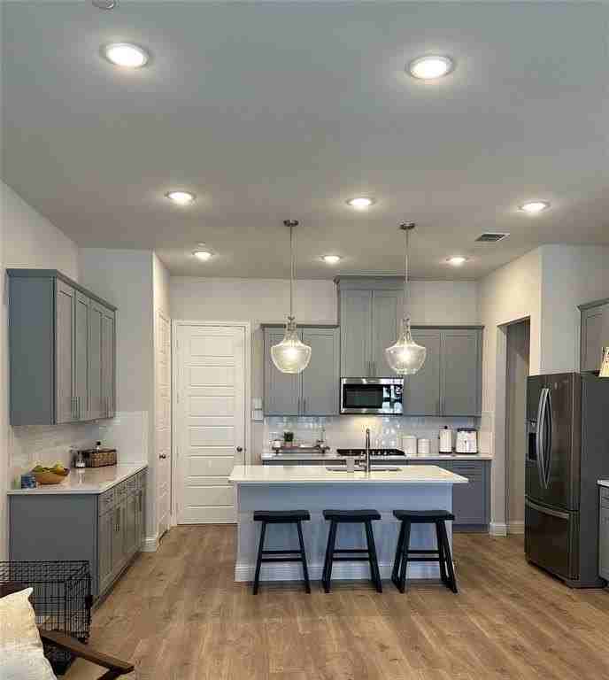 301 Colusa Dr - Photo 4 of 15