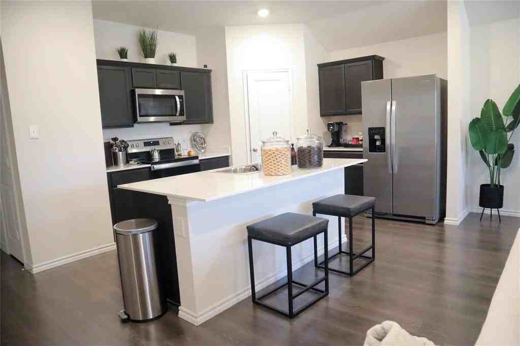 3025 Zinnia St - Photo 2 of 13