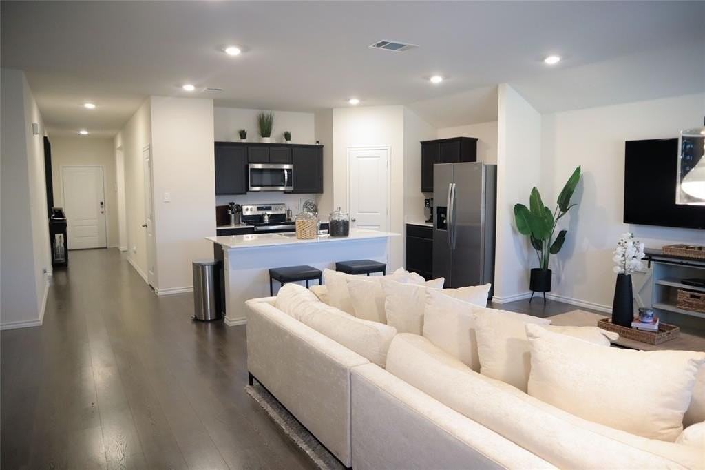 3025 Zinnia St - Photo 4 of 13