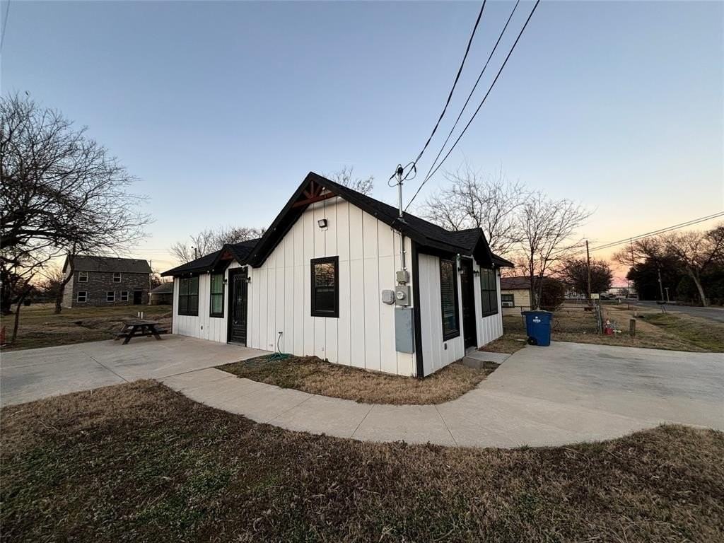 300 Avenue B - Photo 2 of 22