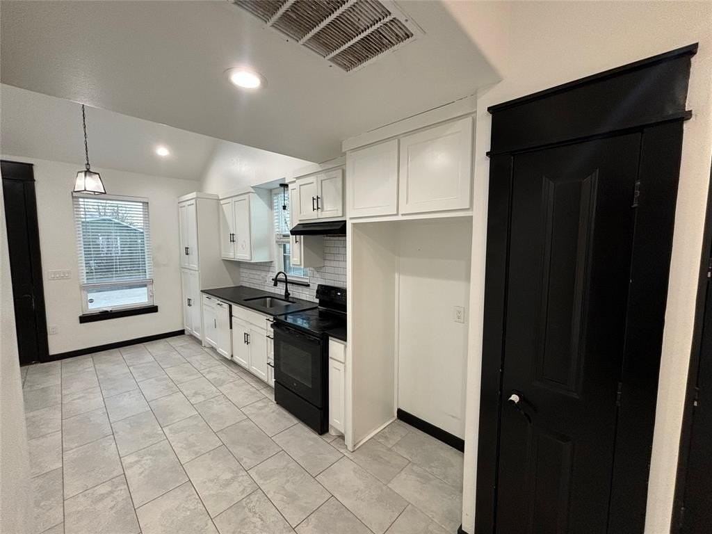 300 Avenue B - Photo 4 of 22