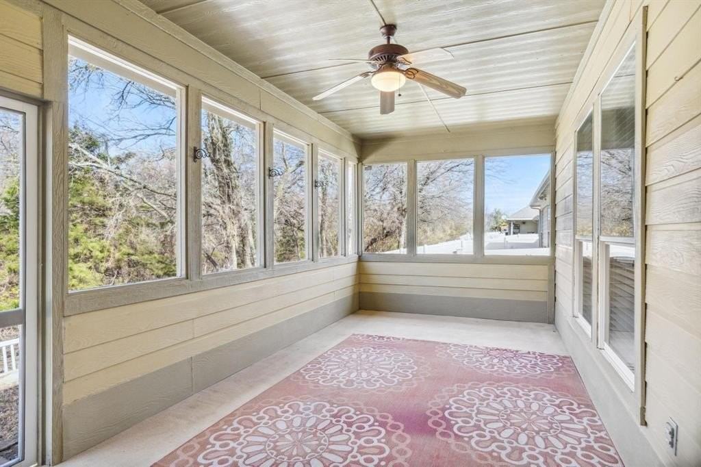 232 Creekview Dr - Photo 2 of 25