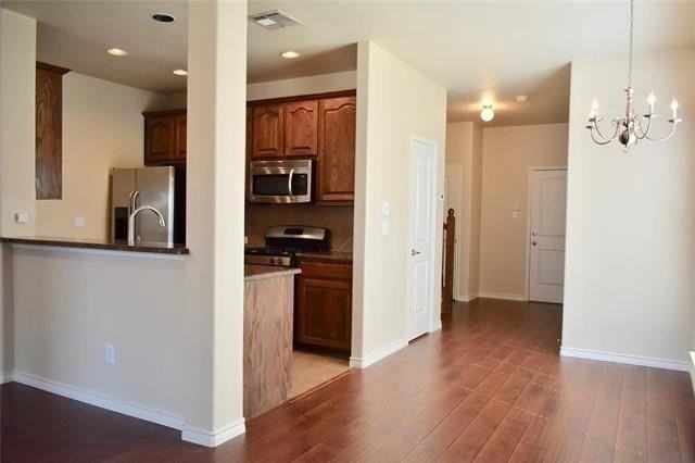 5924 Round Up Ln - Photo 4 of 13