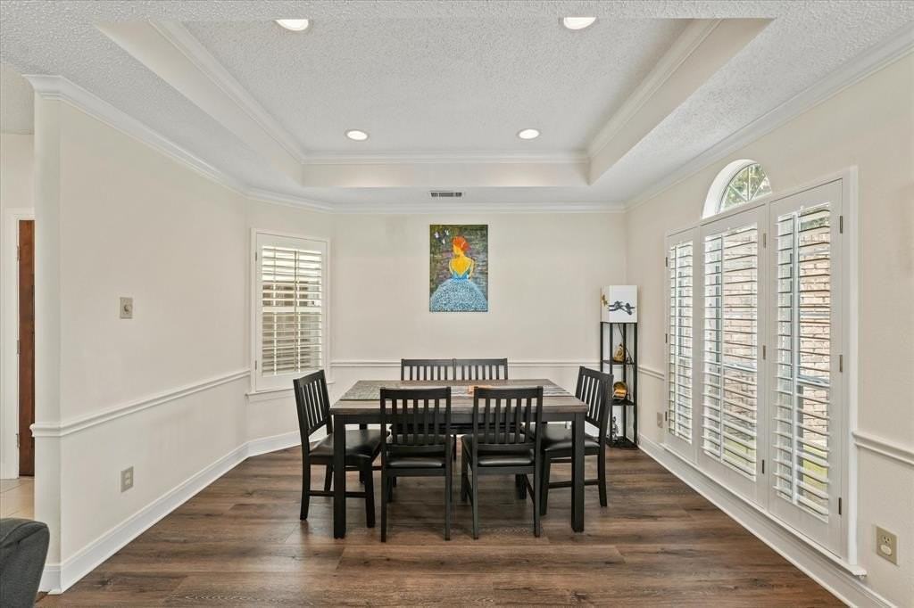 9420 Blue Jay Way - Photo 4 of 28