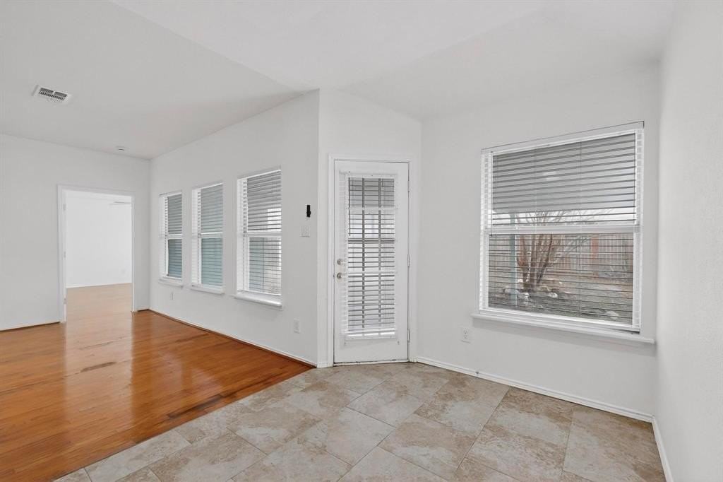 721 Somerset Dr - Photo 6 of 30