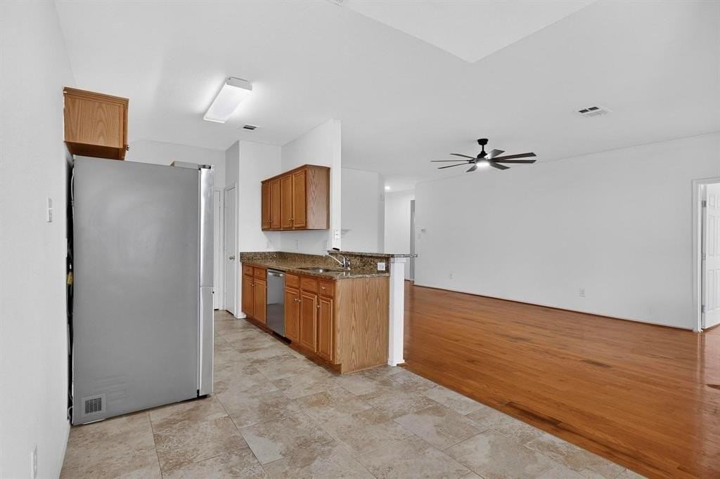 721 Somerset Dr - Photo 7 of 30