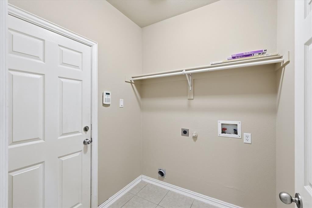 1725 Brookview Dr - Photo 7 of 21