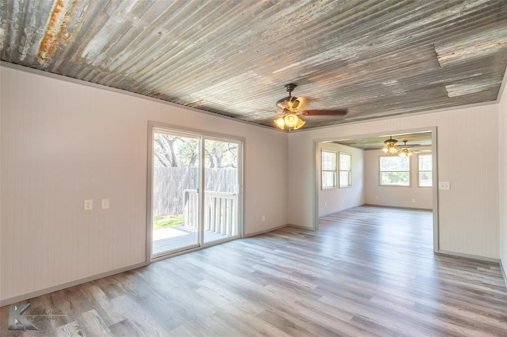 3183 Curry Ln - Photo 4 of 18