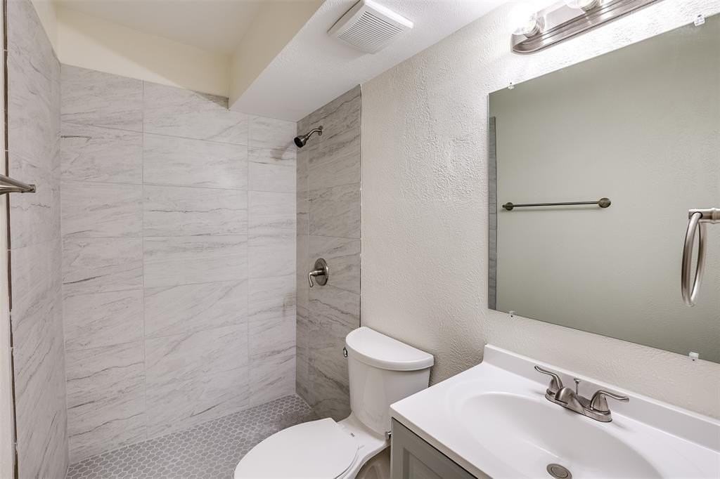 4301 Oleander Trl - Photo 4 of 9