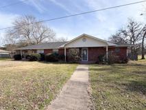 828 Park Ln - Photo 1 of 1