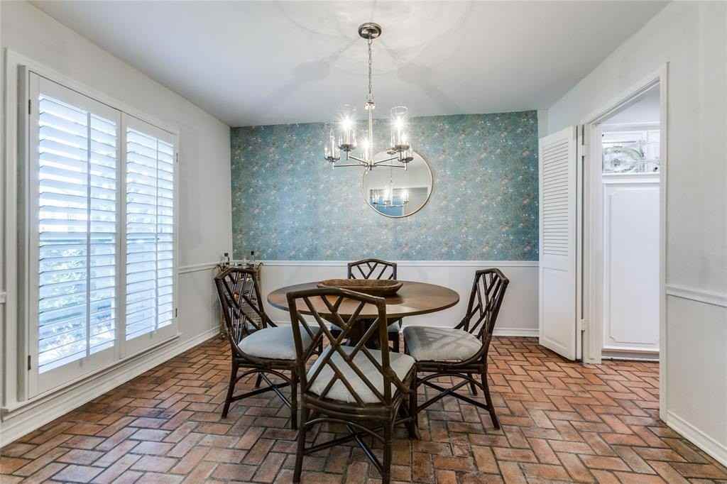 7758 Dentcrest Dr - Photo 4 of 21