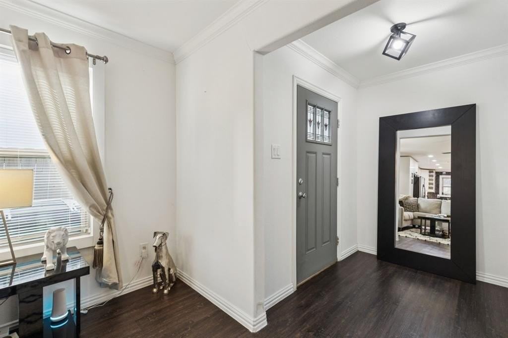 419 Avenue L - Photo 3 of 25