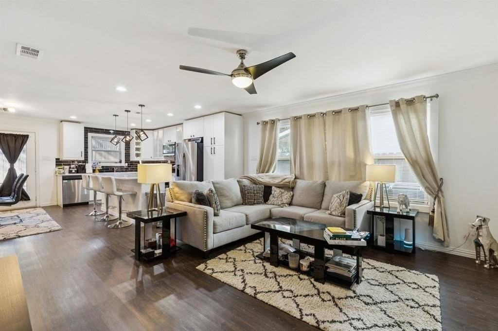 419 Avenue L - Photo 5 of 25