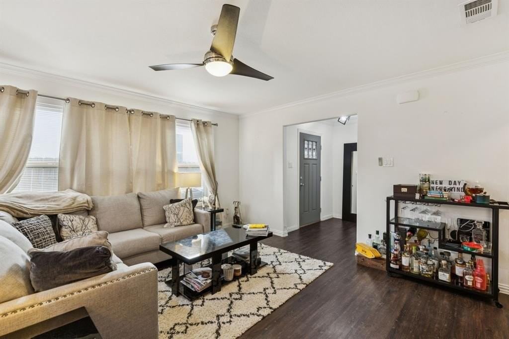 419 Avenue L - Photo 7 of 25