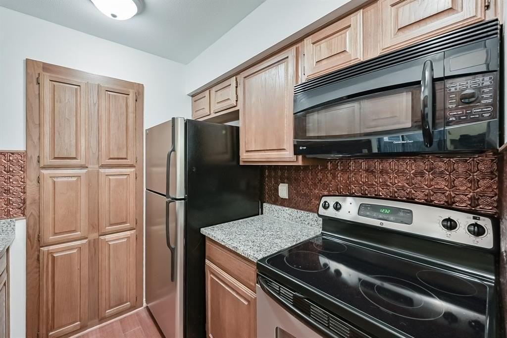 2101 Friendly Dr #3125 - Photo 6 of 27